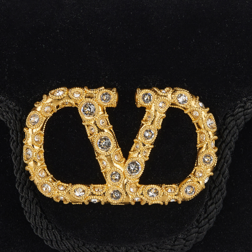 Sac porté épaule bandoulière VALENTINO Loco velours lisse noir Vlogo doré cristaux