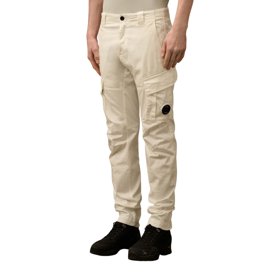 Pantalon cargo CP COMPANY en coton satin extensible blanc poche lentille