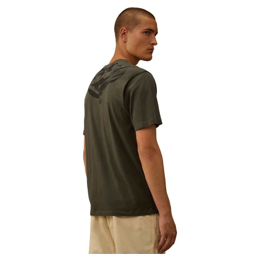 T-shirt col rond CP COMPANY coton gris anthracite imprimé capuche lunettes dos