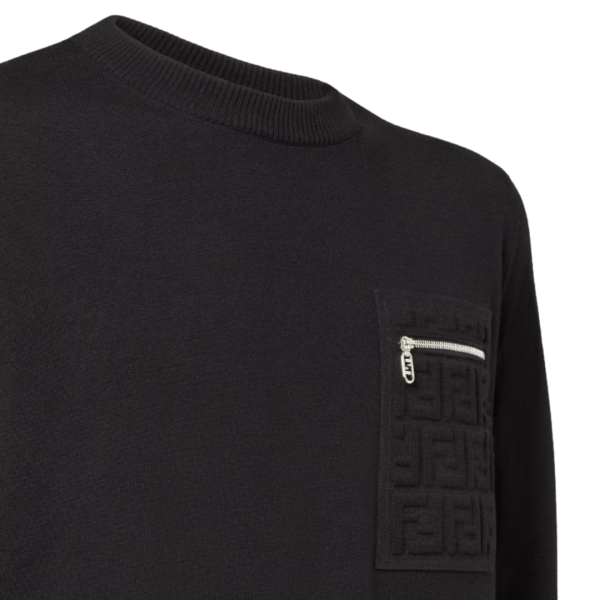 Pull col rond FENDI laine noire poche zippée motif FF relief noir