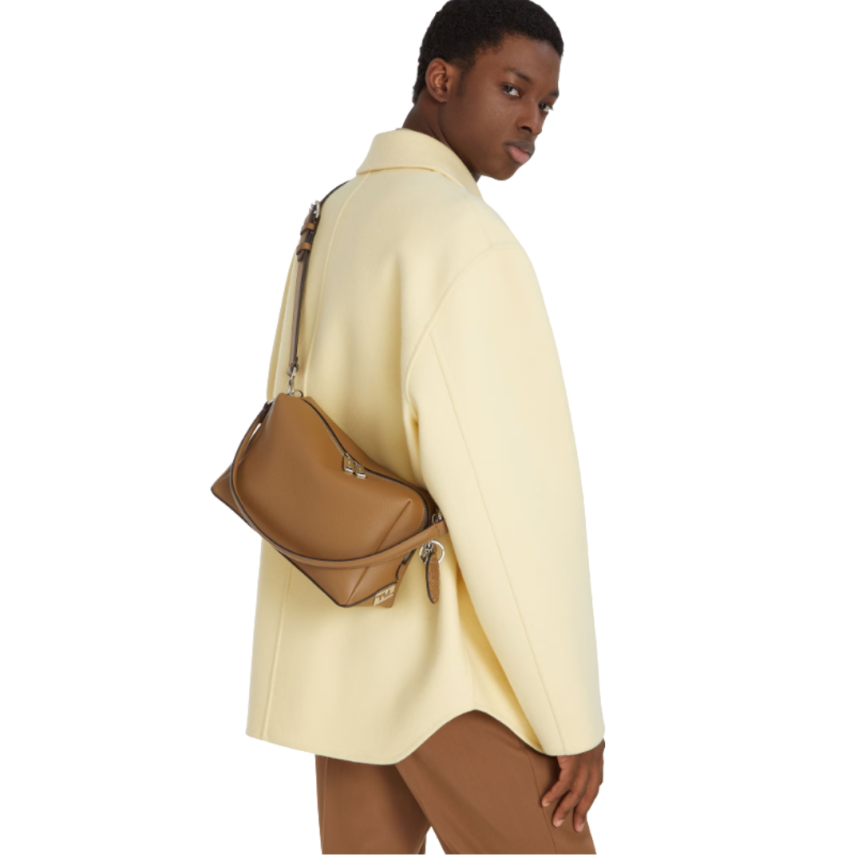 Sac porté épaule FENDI Lui  Modèle moyen cuir veau grainé camel
