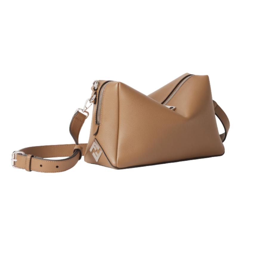 Sac porté épaule FENDI Lui  Modèle moyen cuir veau grainé camel