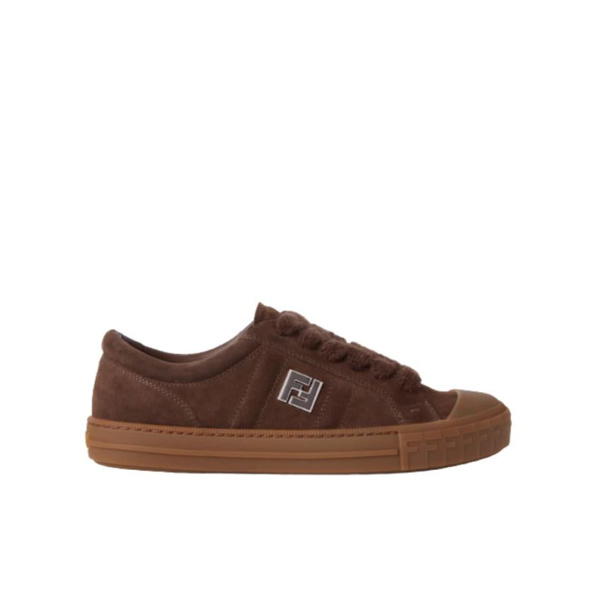 baskets basses à lacets FENDI Domino cuir suédé marron FF métal