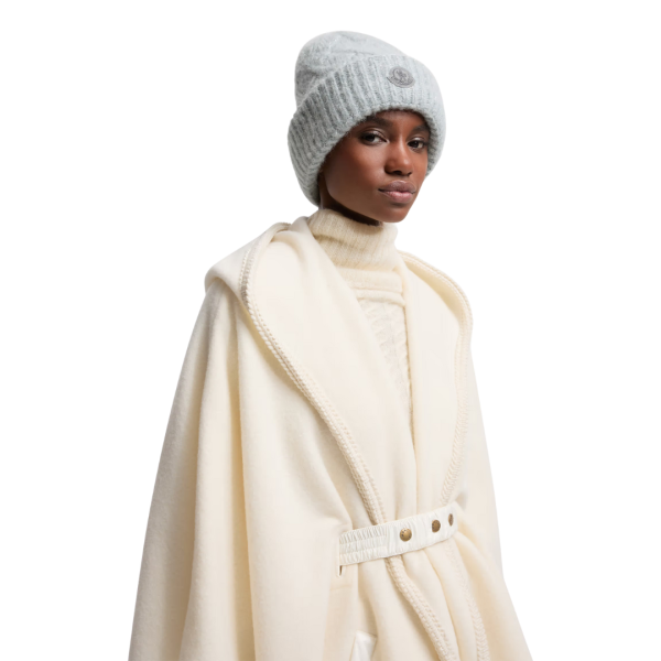 Bonnet MONCLER laine alpaga mélangée bleu ciel fibre métal