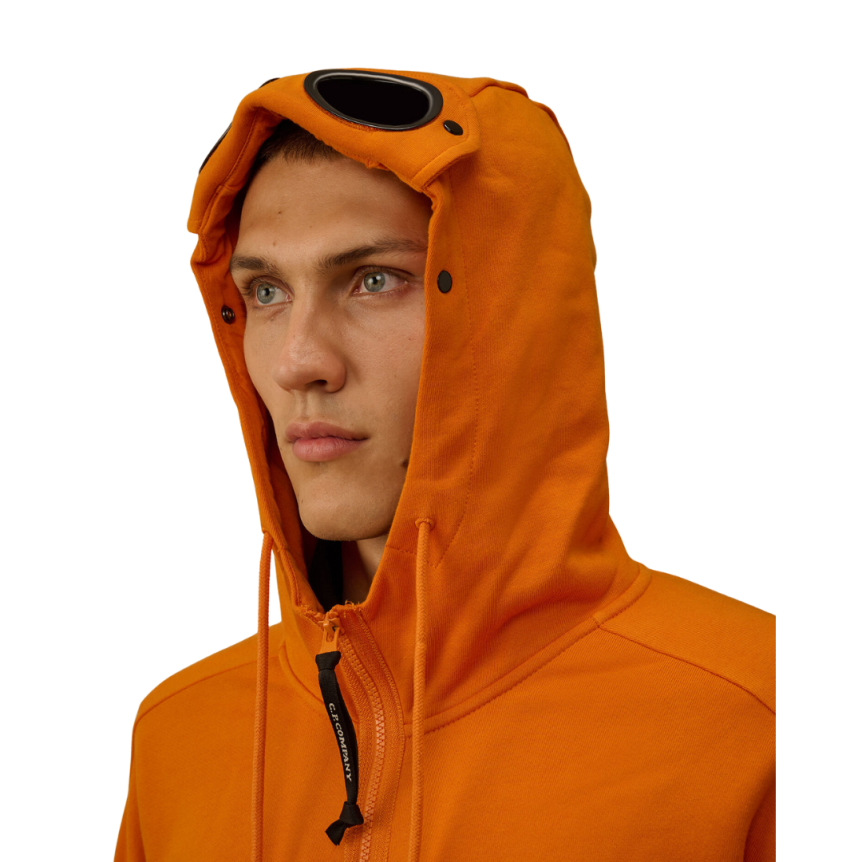 Sweat-shirt cardigan CP COMPANY zippé coton polaire relief diagonal orange capuche lunettes