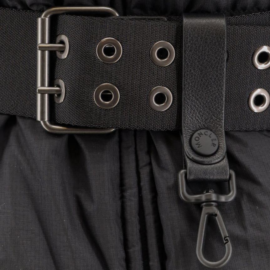 Doudoune à capuche courte cintrée Nisene nylon noir mat ceinture Moncler Grenoble