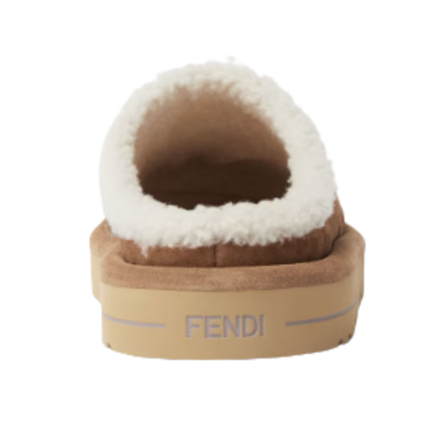 Sandales sabots FENDI bouts ronds nubuck marron FF relief fourrées mouton écru