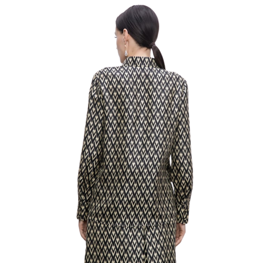 Chemise manche longue VALENTINO soie écru V logo bleu marine