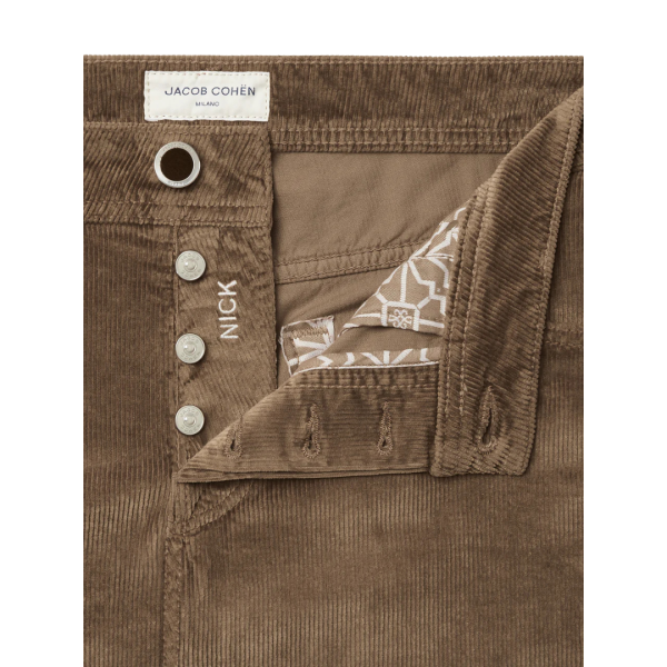 Pantalon Jean slim JACOB COHEN Nick coton velours côtelé marron