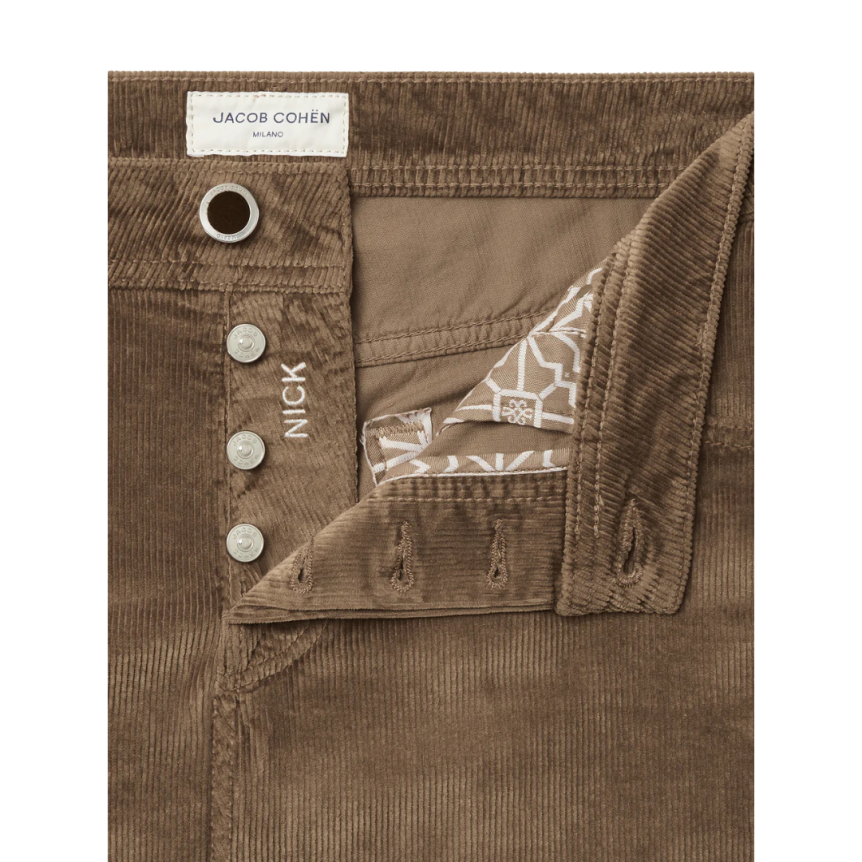 Pantalon Jean slim JACOB COHEN Nick coton velours côtelé marron
