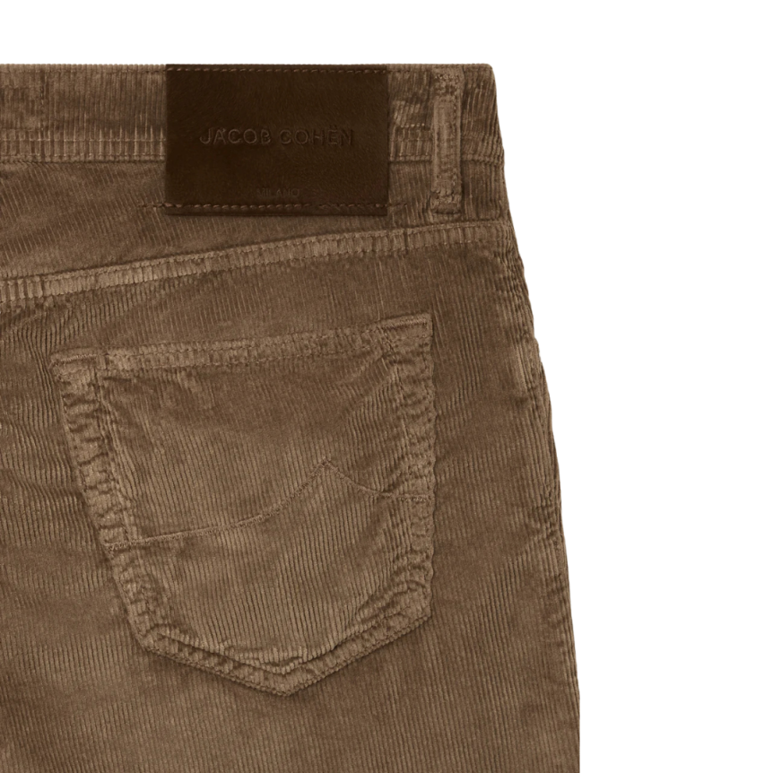 Pantalon Jean slim JACOB COHEN Nick coton velours côtelé marron