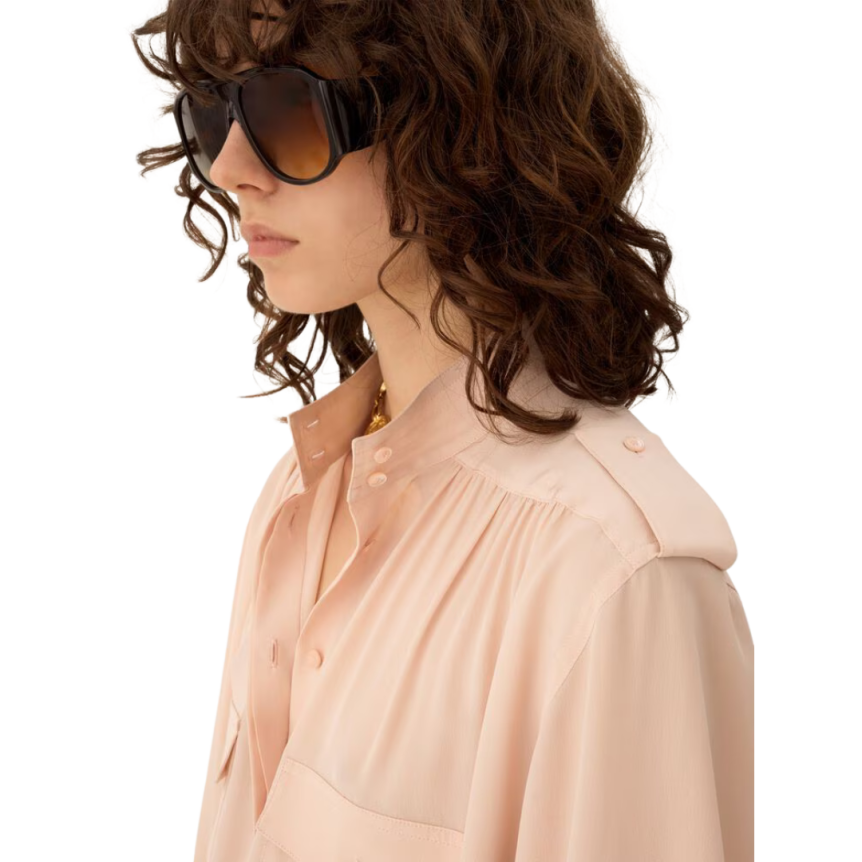 Blouse froncée CHLOE col montant soie crêpe rose épaulettes poches rabats