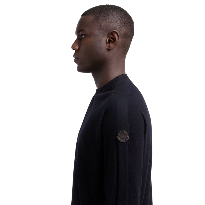 Pull col rond MONCLER laine vierge gauffrée noir logo cuir
