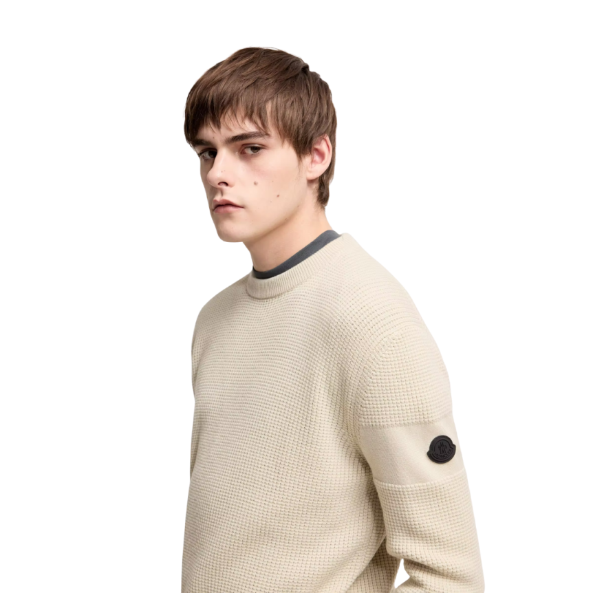 Pull col rond MONCLER laine extra fine gaufré beige logo noir mat