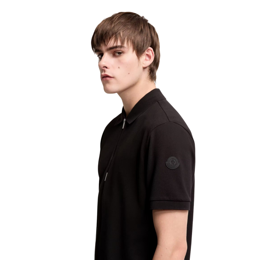 Polo semi-zippé MONCLER en piqué de coton noir à logo noir mat