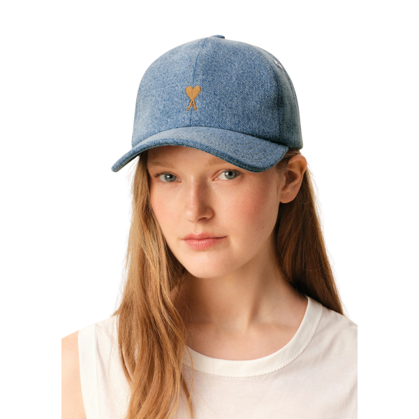 Casquette AMI Paris coton denim bleu clair coeur bronze