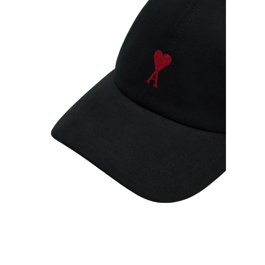 AMI Paris Casquette gabardine coton effet peau de pèche noir broderie cœur rouge