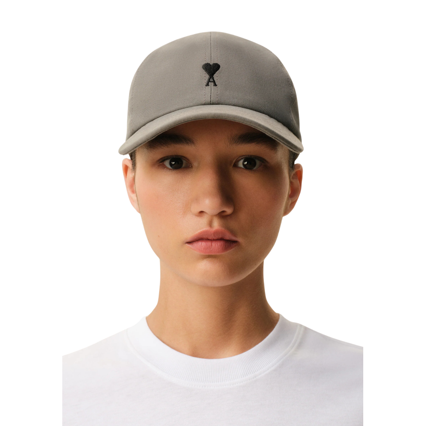 Casquette AMI Paris coton gris broderie cœur noir