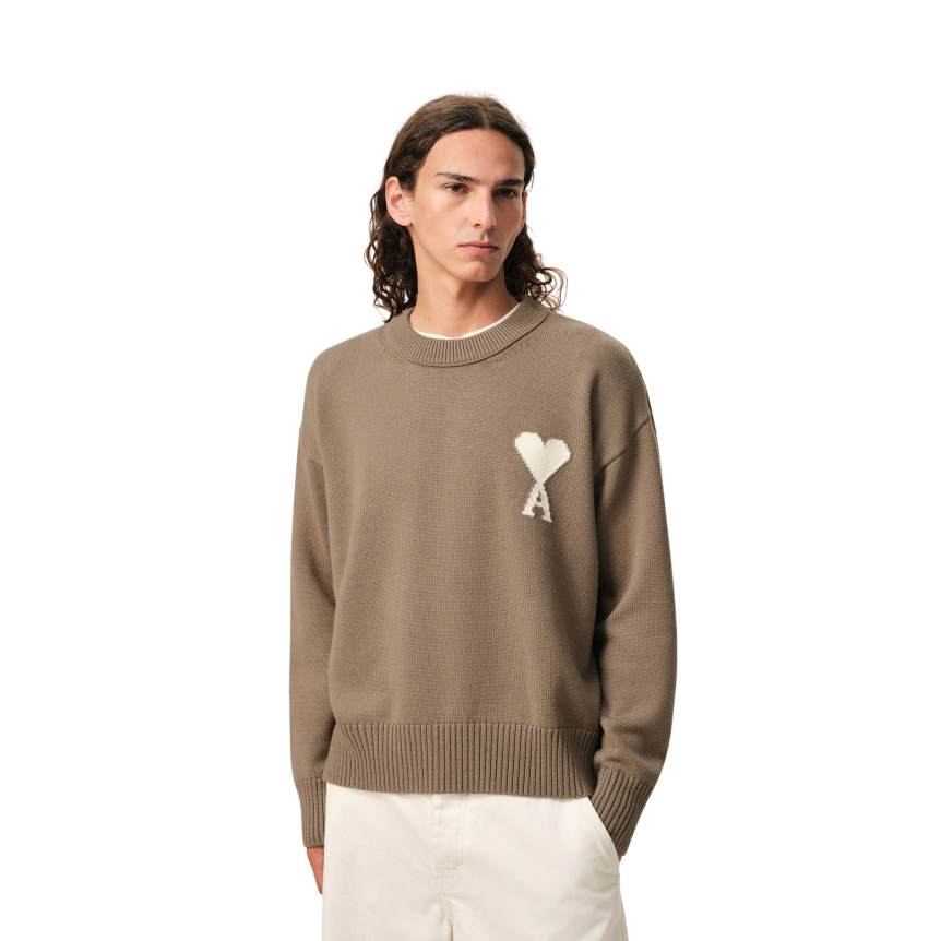 Pull col rond AMI Paris laine coton taupe gros cœur blanc