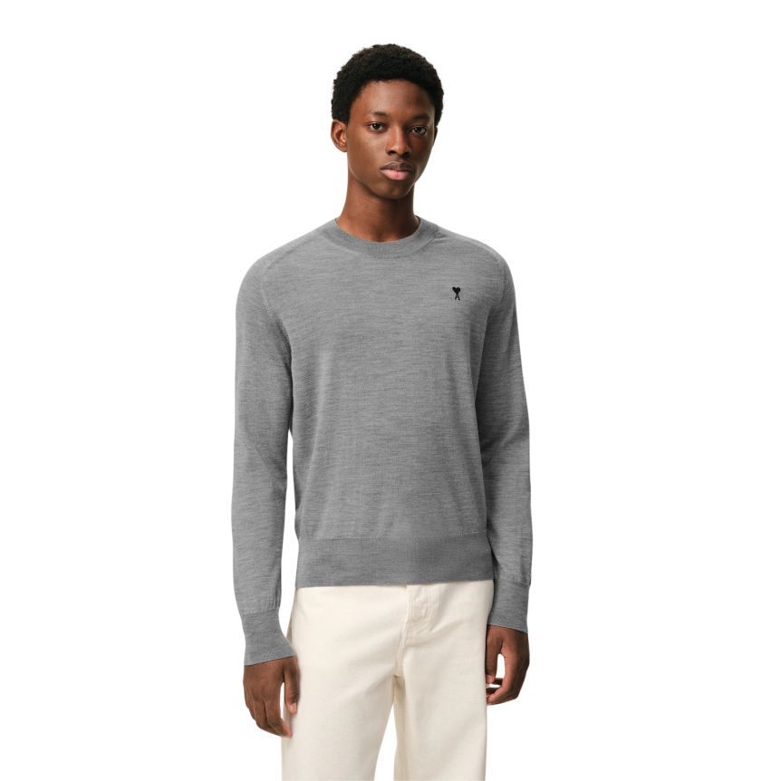 Pull col rond AMI Paris maille laine mérinos extrafine gris gros cœur noir