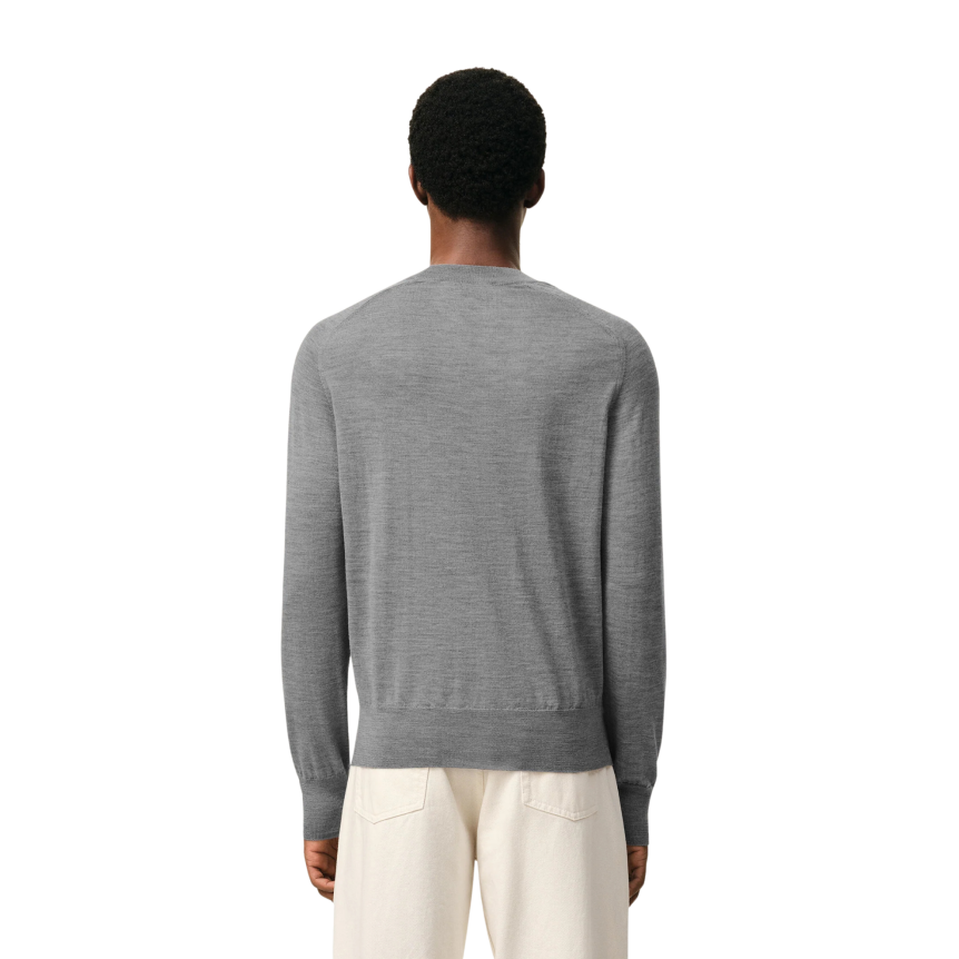 Pull col rond AMI Paris maille laine mérinos extrafine gris gros cœur noir