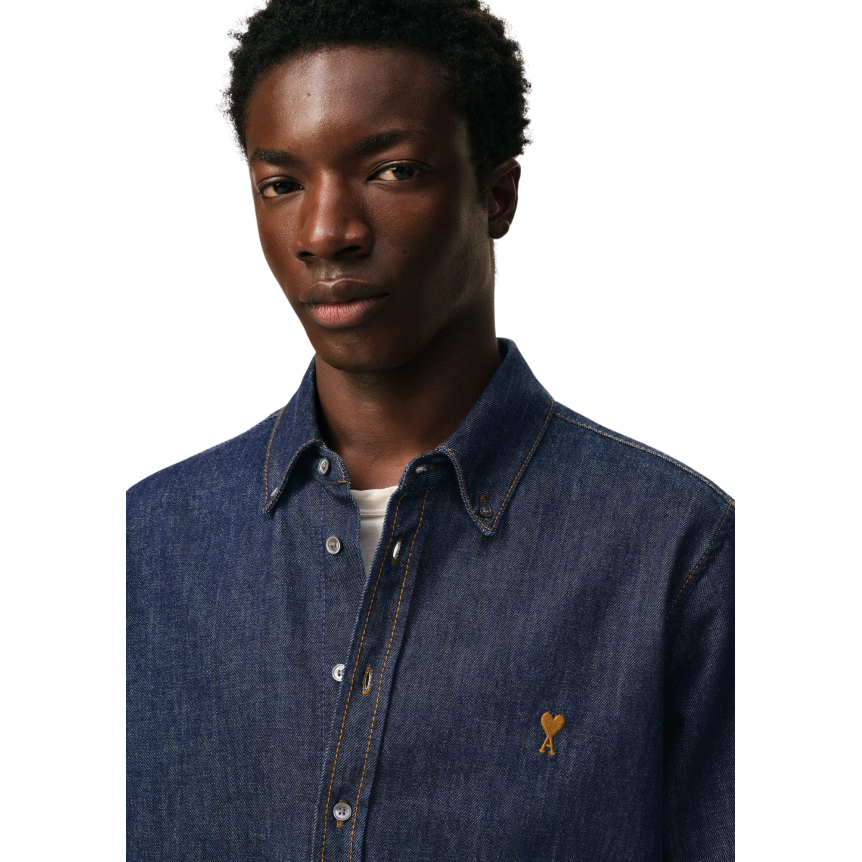 Chemise AMI Paris à col boutonné denim bleu indigo brut léger broderie cœur bronze