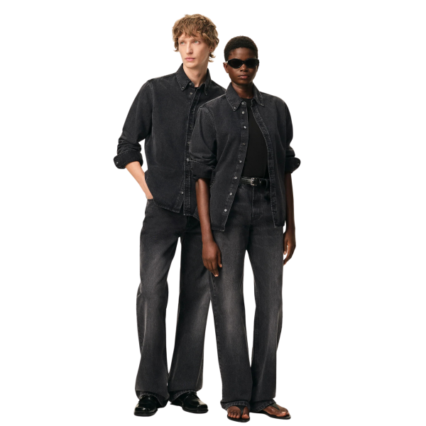 Chemise à col boutonné AMI Paris coton denim noir délavé broderie cœur noir