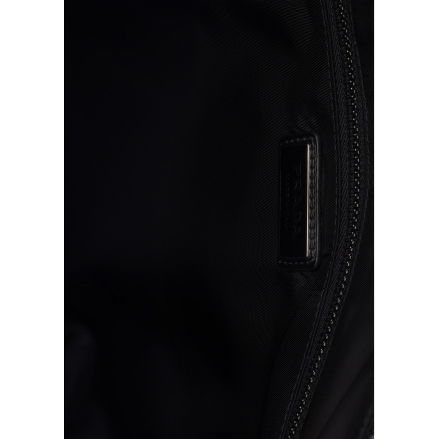 Sac bandoulière PRADA Explore Re-Nylon et cuir noir poches coté logo triangle