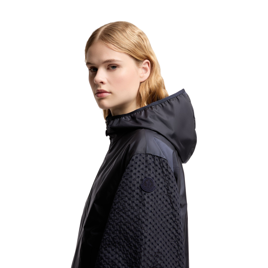 Veste courte de pluie à capuche zippée MONCLER Zelkova nylon bleu marine manche perforée