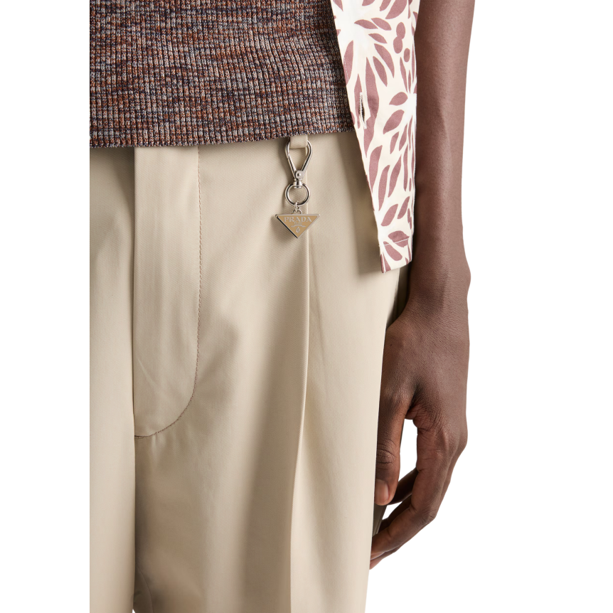 Pantalon ajusté PRADA coton beige porte clé triangle