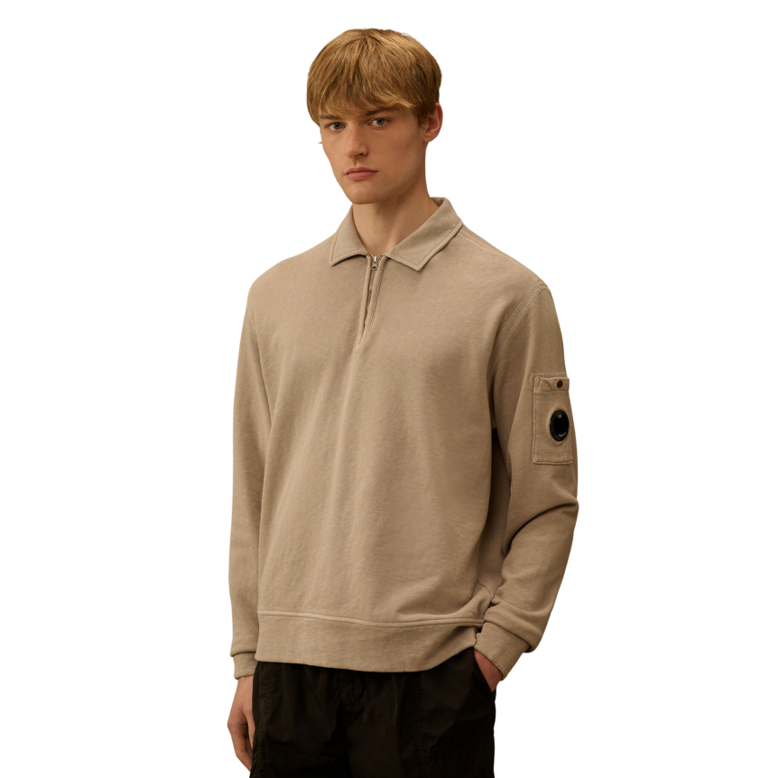 Sweat shirt CP COMPANY col polo demi zip coton délavé vieilli beige gris