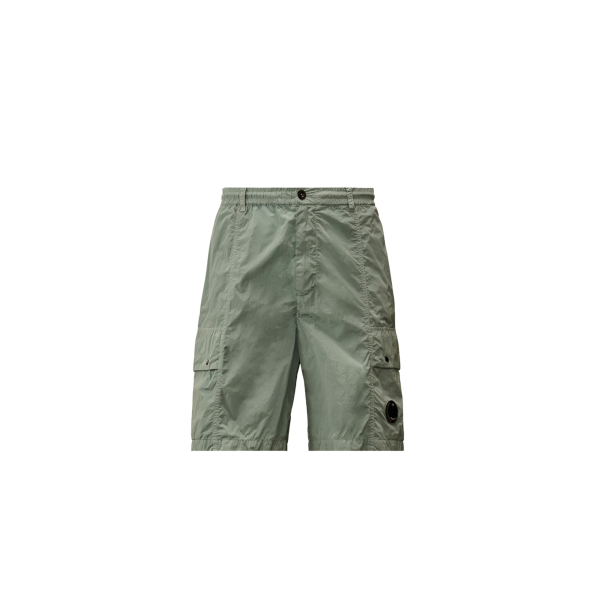 Short cargo carré CP COMPANY nylon Chrome-R bleu ciel lentille poche