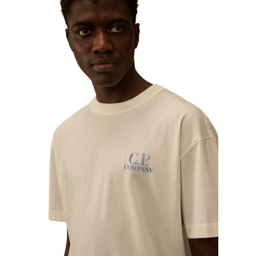 T-shirt manche courte CP COMPANY coton écru logo CP British Sailor bleu flou dos