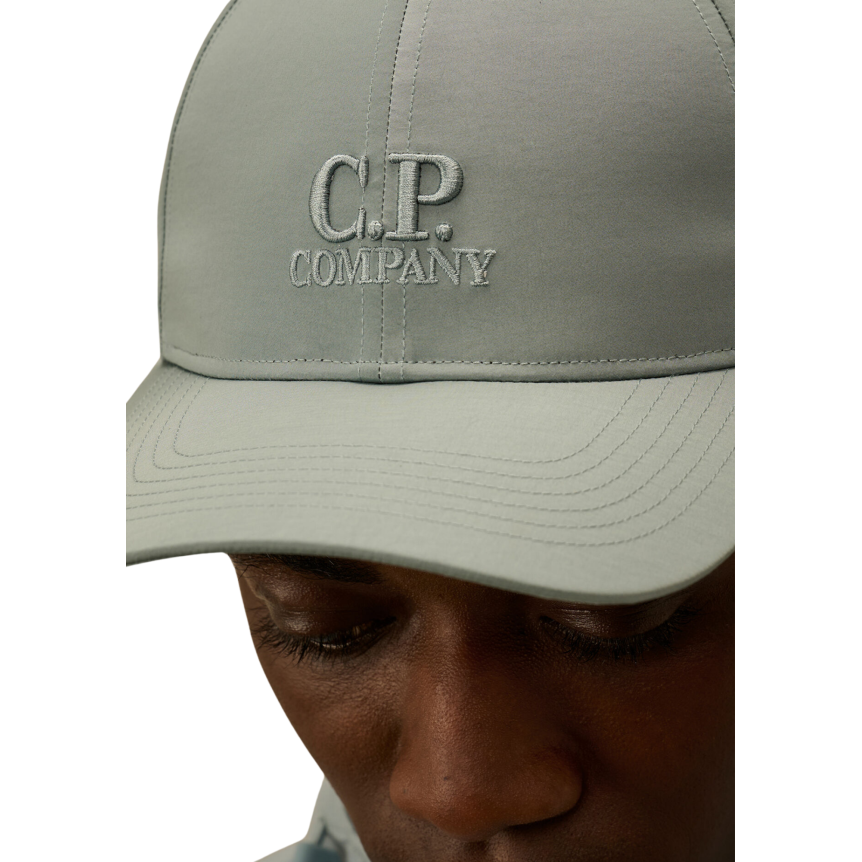 Casquette CP COMPANY nylon Chrome R bleu argenté lunettes