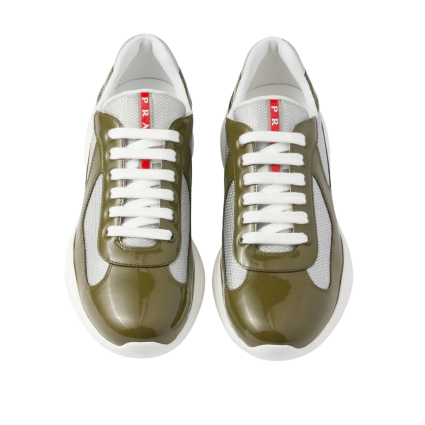 Basket basse Sneaker PRADA America’s Cup cuir verni kaki tissu technique