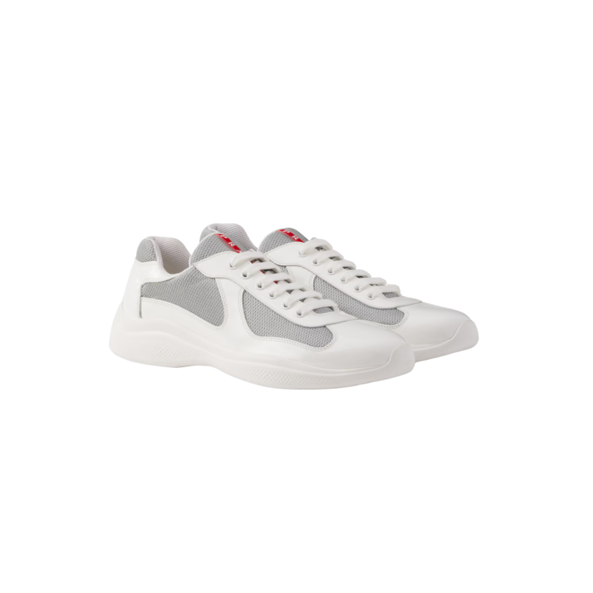 Basket basse Sneaker PRADA America’s Cup cuir verni blanc tissu technique gris