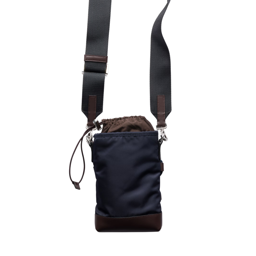 Étui smartphone PRADA Speedrock Re Nylon bleu marine bordure cuir marron