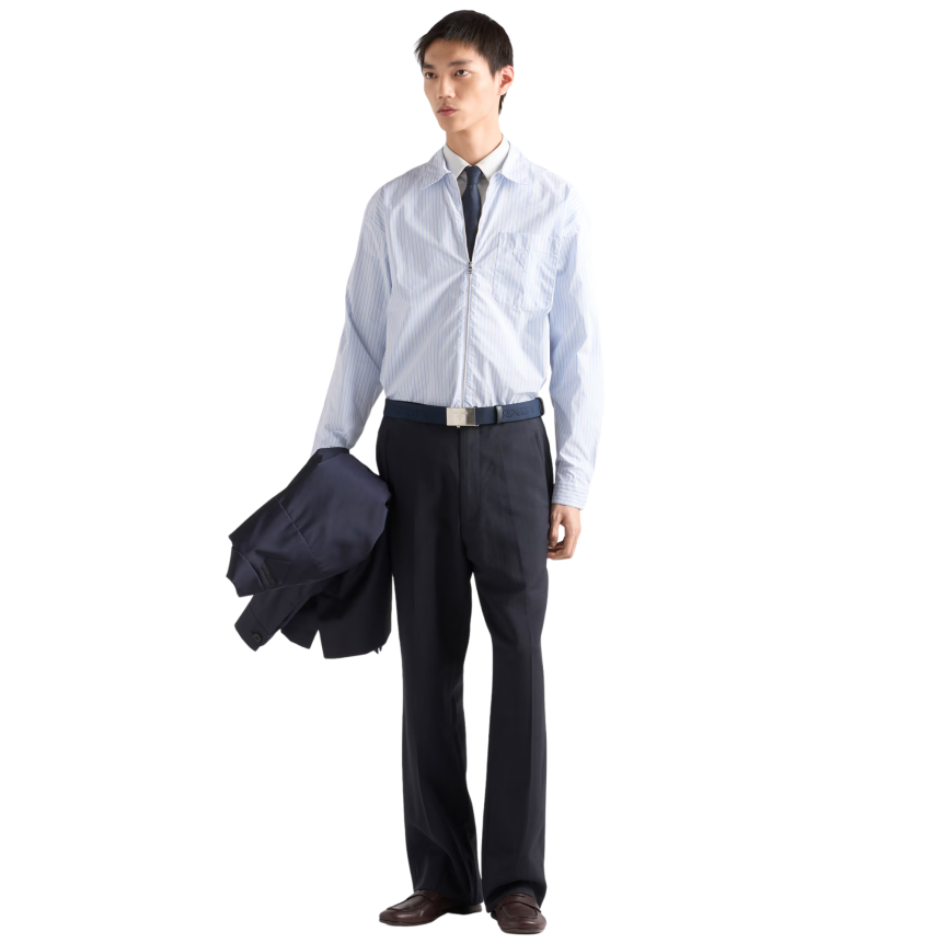 Chemise zippée PRADA Re nylon rayure bleu ciel poche poitrine triangle