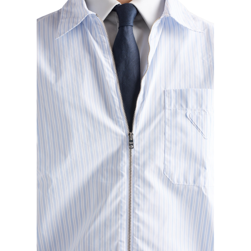 Chemise zippée PRADA Re nylon rayure bleu ciel poche poitrine triangle
