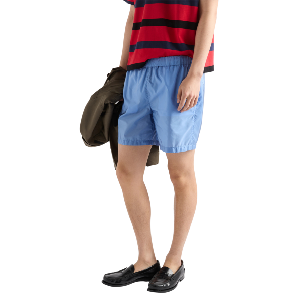 Short de bain PRADA Re Nylon bleu ciel poche zippée rouge