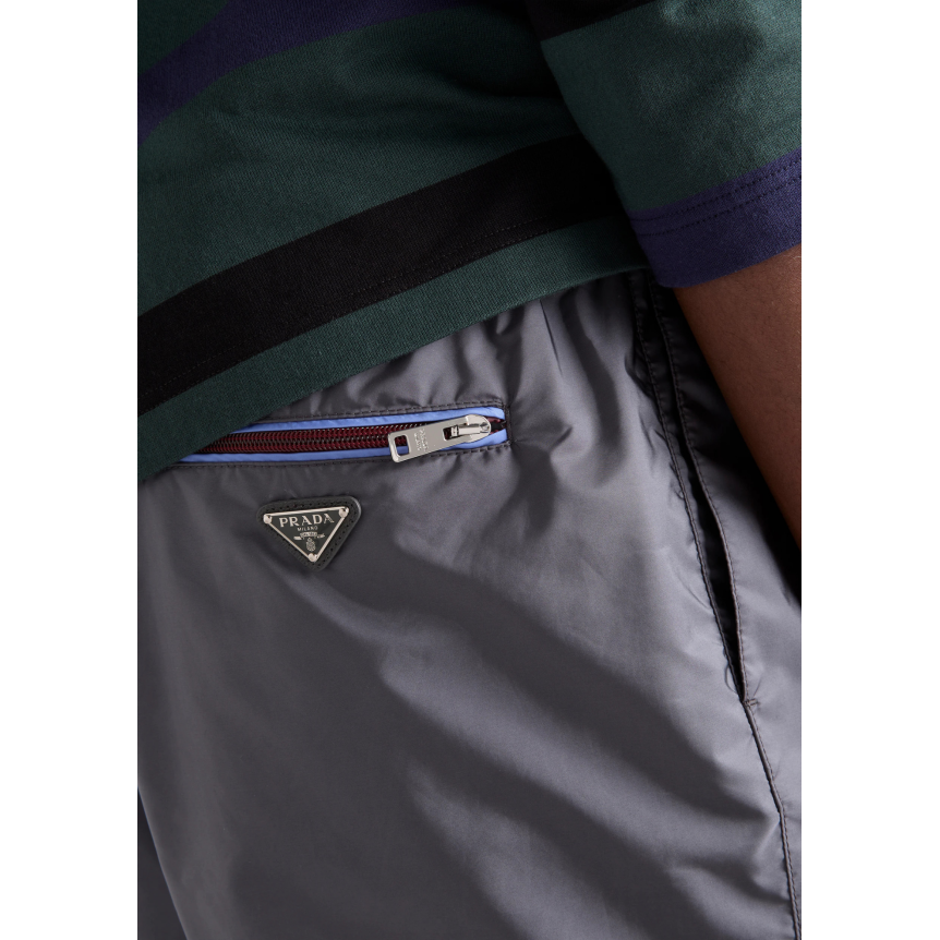 Short de bain PRADA Re Nylon gris poche zippée