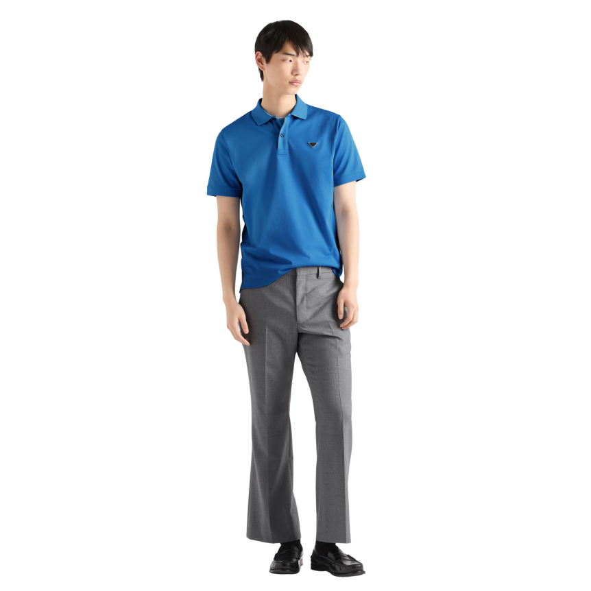 Polo manche courte PRADA piqué de coton bleu triangle métal poitrine