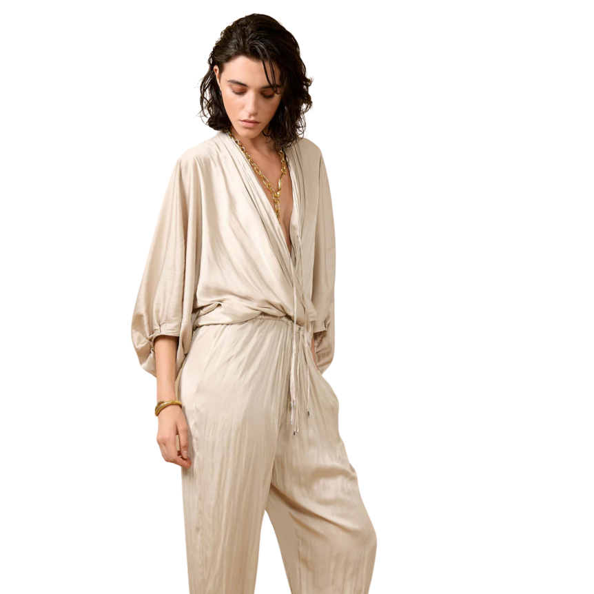 Combinaison BARBARA BUI col V pantalon satin froissé beige