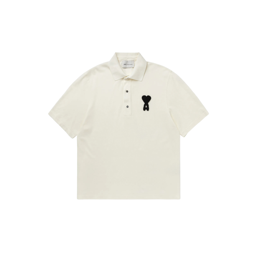 Polo manche courte AMI Paris piqué de coton écru broderie coeur noir