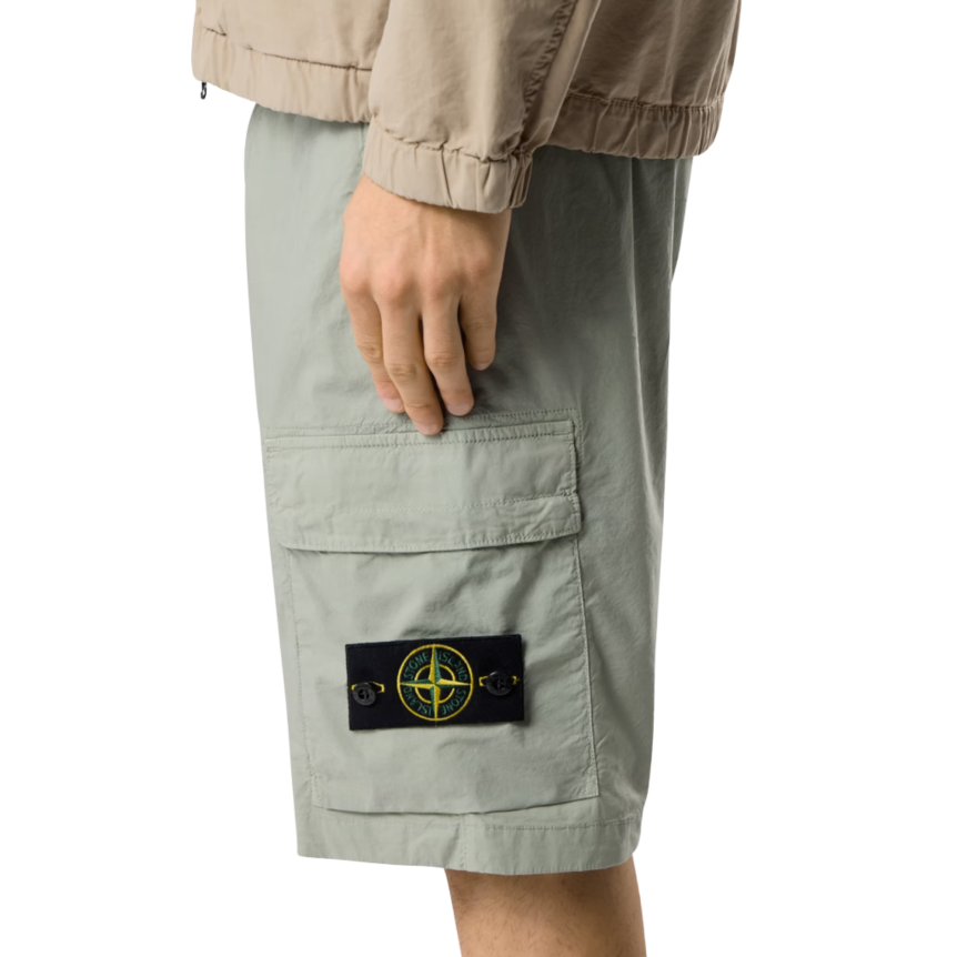 Bermuda cargo STONE ISLAND coupe regular à poches zippées coton vert sauge