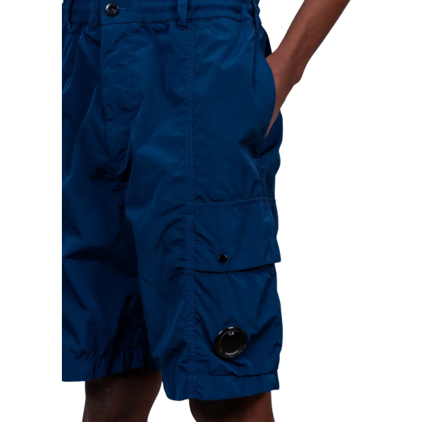 Short cargo CP COMPANY carré nylon Chrome-R bleu lentille poche