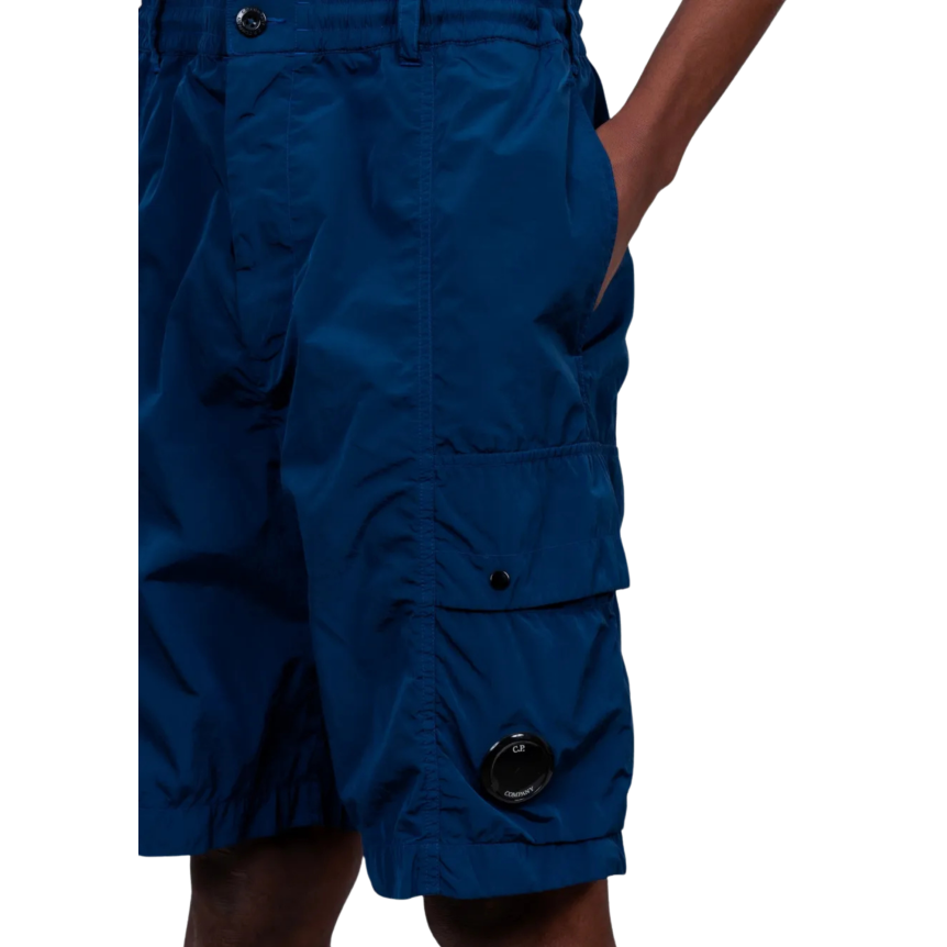 Short cargo CP COMPANY carré nylon Chrome-R bleu lentille poche