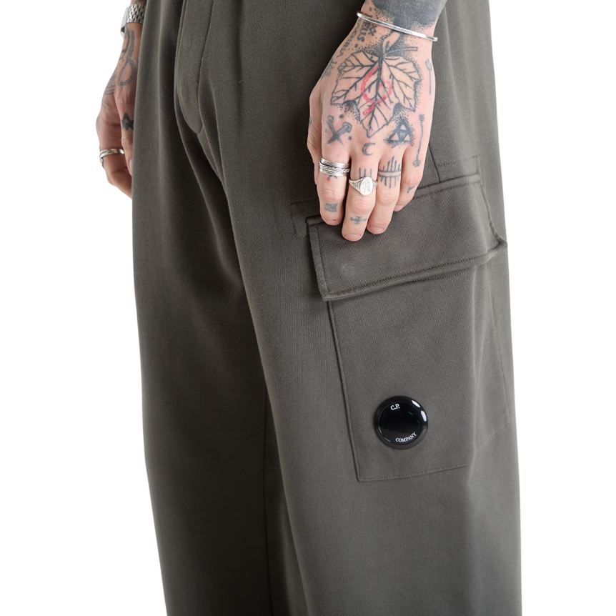 Pantalon de survêtement cargo CP COMPANY coton polaire motif diagonal gris