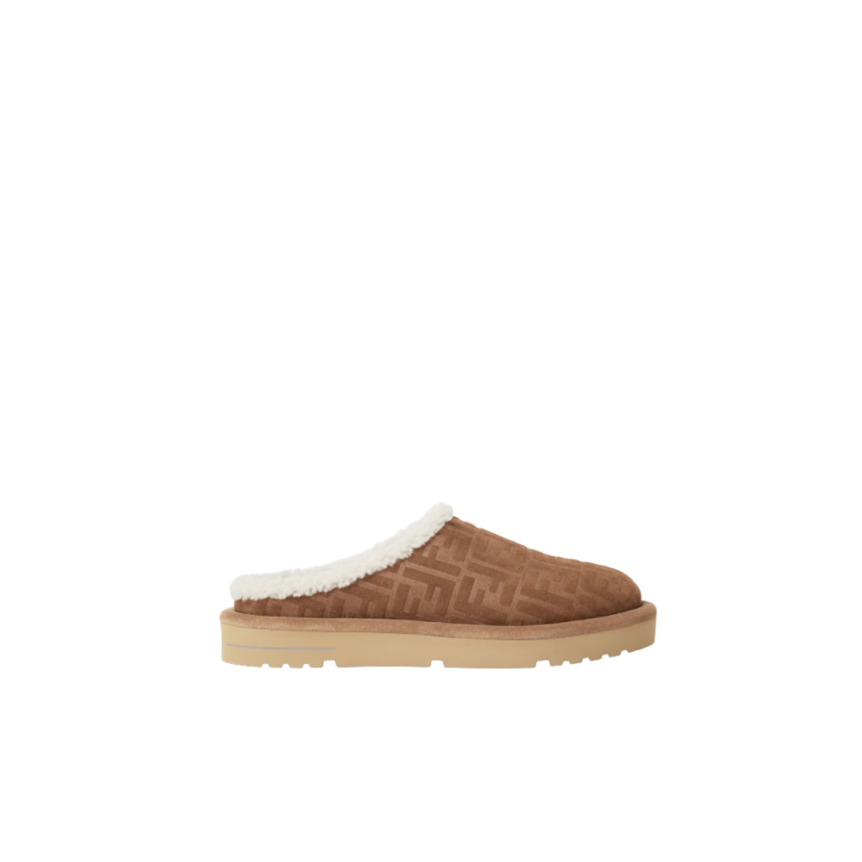 Sandales sabots FENDI bouts ronds nubuck marron FF relief fourrées mouton écru