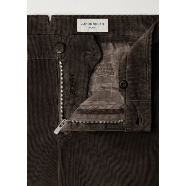 Pantalon chino JACOB COHEN Bobby slim velours côtelé coton marron foncé